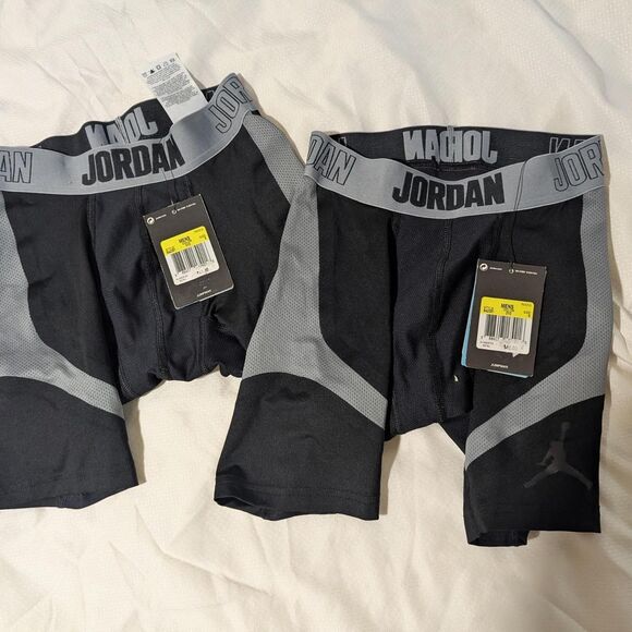 NWT Lot of 2 Nike Jordan Men's Black Compression and training Shorts - Picture 1 of 3